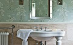 salle de bain aux papiers peints d'antan