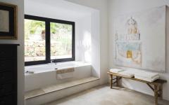 Salle de bains ou le style rustique et le minimalisme moderne se mélangent baignoire et salle de bains rustique