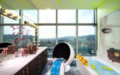 salle de bain décorée pop art