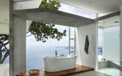 salle de bains design ultra luxe vue sur la mer