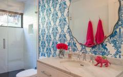 déco salle de bain en couleurs