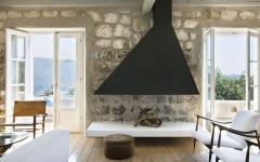 L’intérieur de la maison a été créé en recherchant le minimalisme et la simplicité stylés séjour chic luxe maison ancienne rénovée
