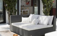 Salon de jardin offrant tout le confort nécessaire pour des vacances agréables espaces outdoor avec un mobilier design moderne