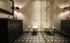 Les toilettes à l’étage de cette maison de charme rustique en pleine ville de Tel Aviv aménagement déco toilettes maison citadine