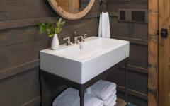 Les toilettes et seconde salle d’eau plus petite et compacte mais tout aussi jolie déco design salle de bain rustique
