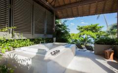 L’emblématique salle de bains en plain air Thaïlande décor de rêve villa à louer