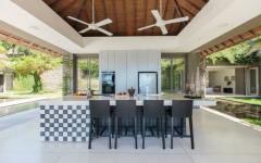 Salle à manger pour des repas agréables espaces extérieurs vacances exotiques villa à louer