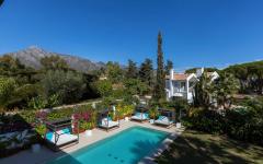 piscine extérieure chauffée villa location saisonnière marbella