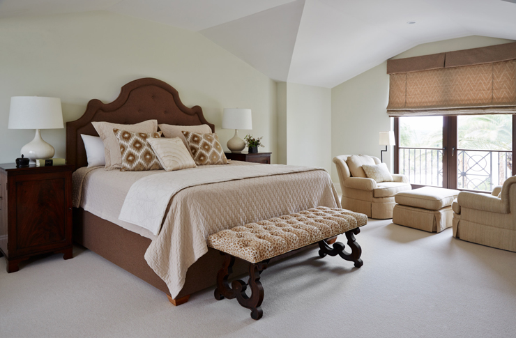 Spacieuse et claire chambre d’amis sous le toit chambre sous toit maison familiale de luxe