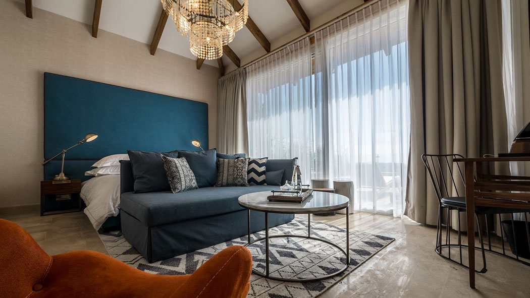 Chaque chambre est confortablement meublée et possède une superficie de 35 m² suite de luxe à l'ameublement élégant