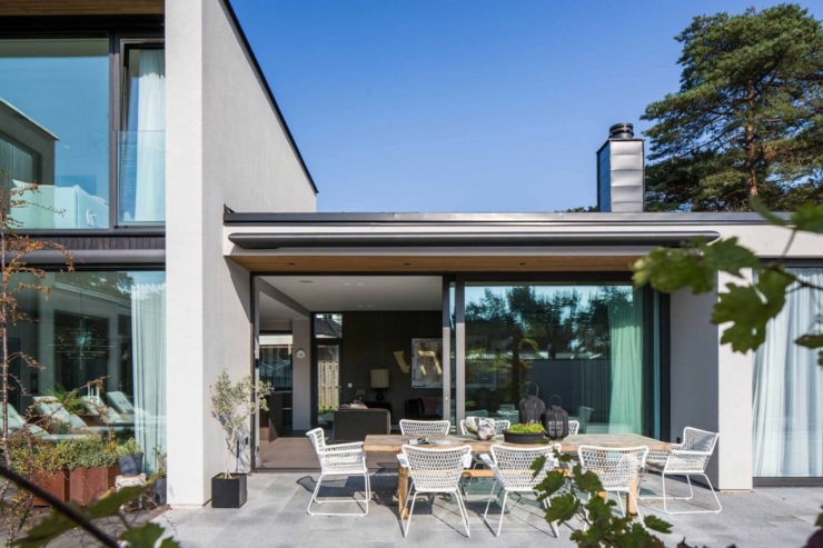 Grandes ouvertures et balcons donnant sur les espaces extérieurs mobilier de jardin sympa outdoor