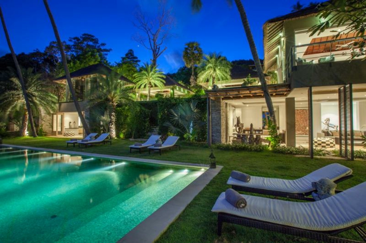 La villa de rêve vue de nuit décor de rêve pour des vacances exotiques