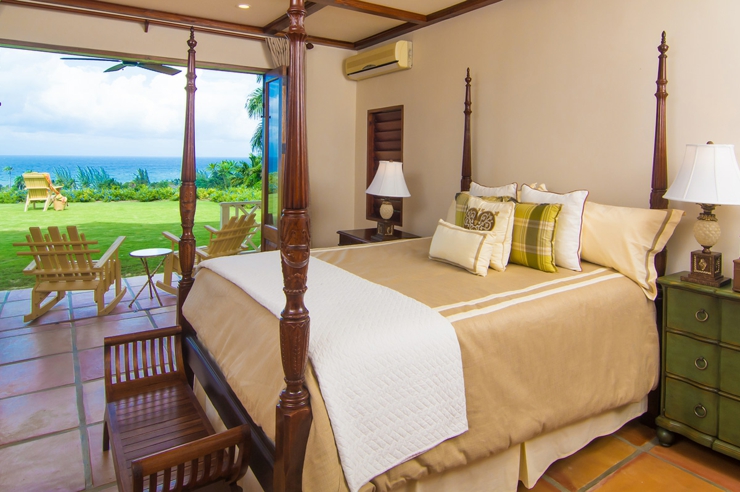 Chambre au rez-de-chaussée de la villa de rêve location cinq chambres luxe exotique