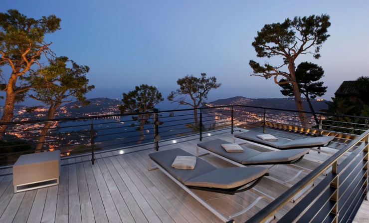 Terrase en teck vue sur mer villa luxe prestige