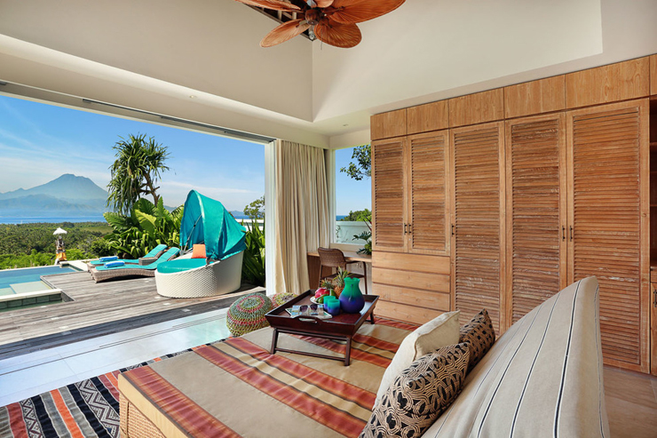 Chambre avec vue paradisiaque sur la mer et les palmiers Chambre tropicale avec vue exotique
