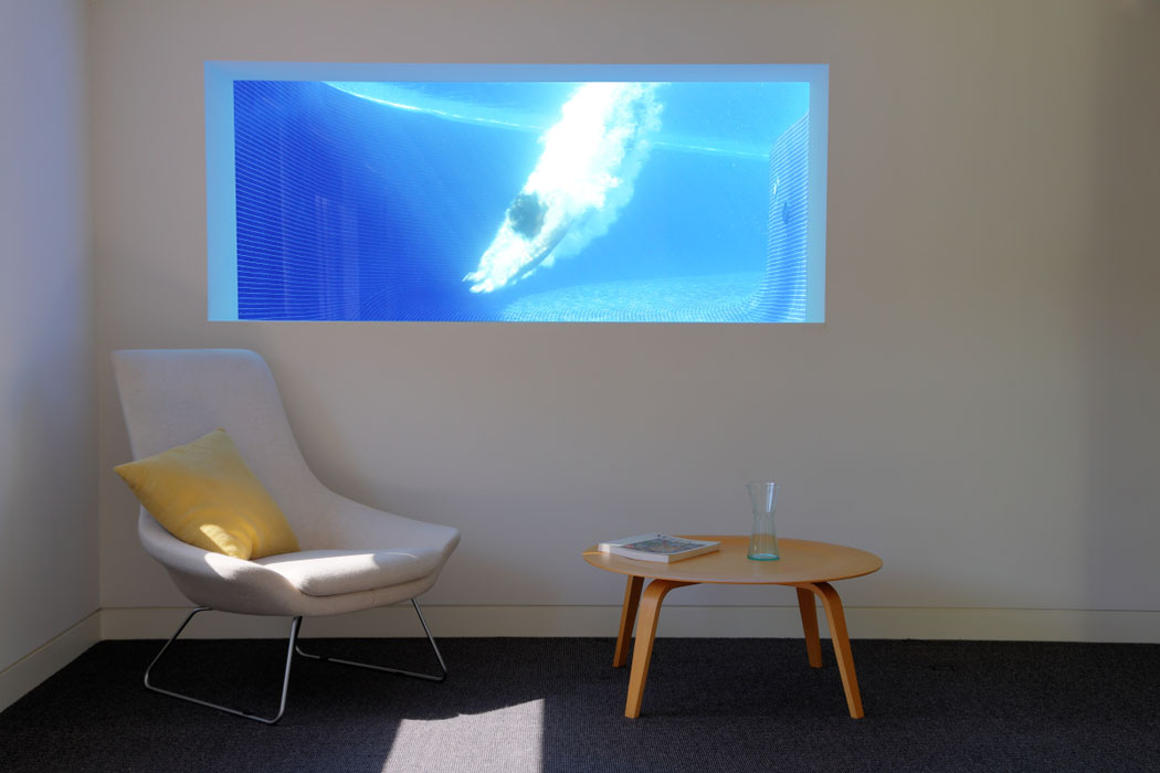 intérieur design luxe piscine maison moderne