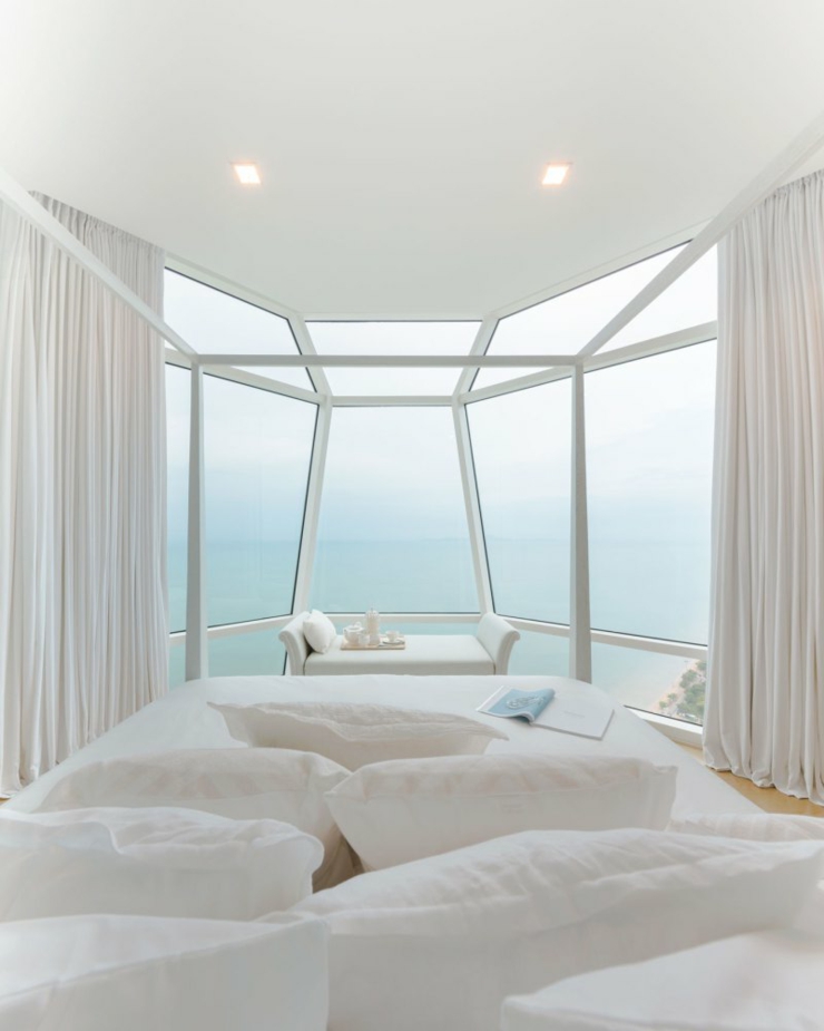 Une des chambres avec vue panoramique sur la mer vue panoramique appartement à pattaya